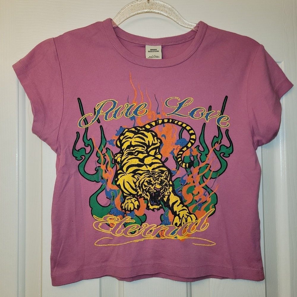 Urban Outfitters Pink Graphic Crop Tee